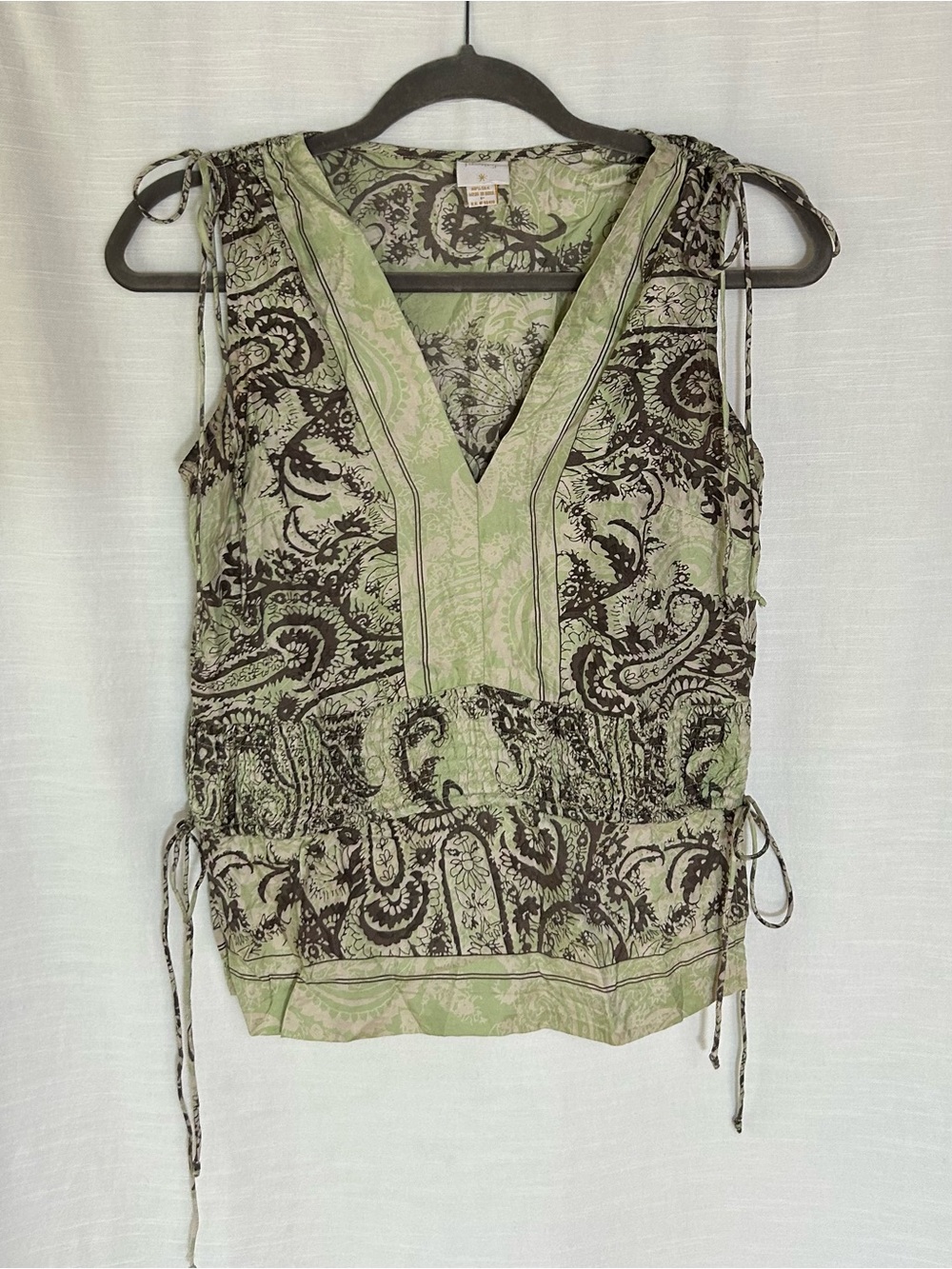 Vintage Circa 2000' 100% Silk Anthropologie Sleeveless V-Neck Paisley Print Top
